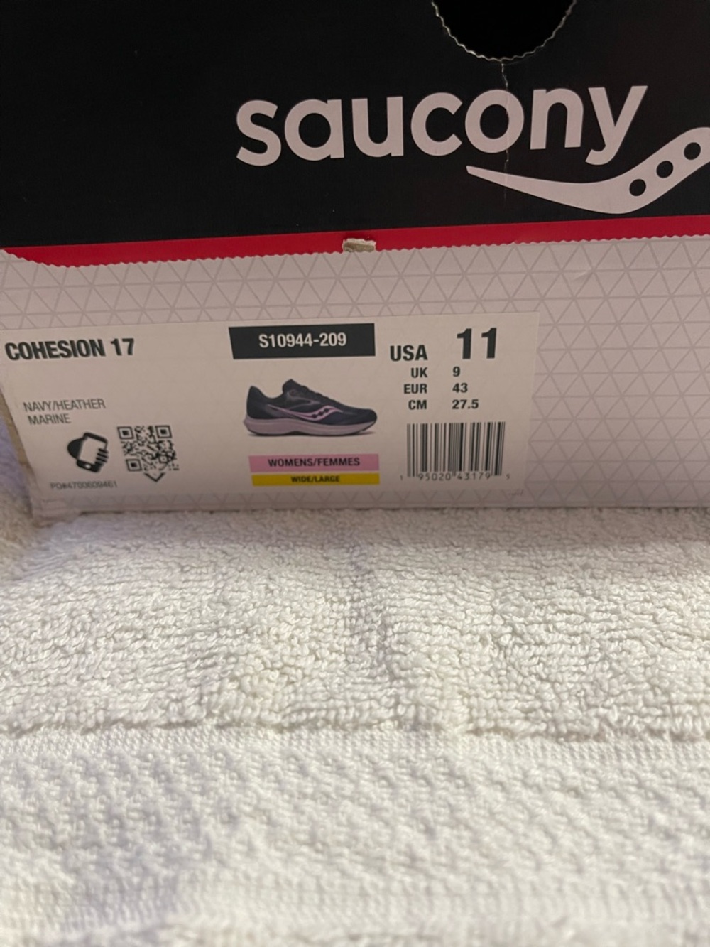 SOLD!  Saucony Women's Navy and Lavendar Athletic  Shoes. Size 11.  New ! - Picture 5 of 6